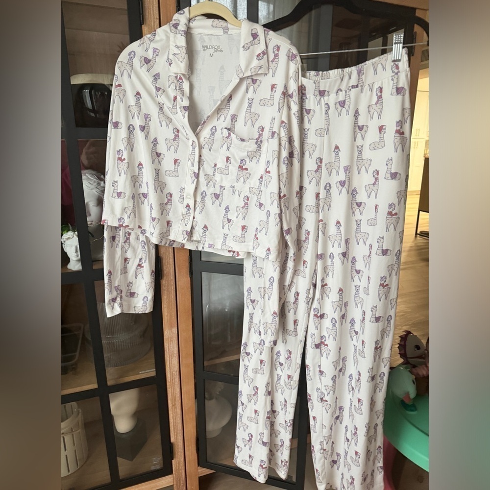 WILDFOX Pajamas Set Llamas Boxy Long Sleeve top shirt pants button down cropped